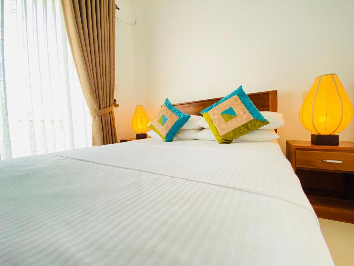 Srimadis Villa Near Airport - Негомбо Екстер'єр фото