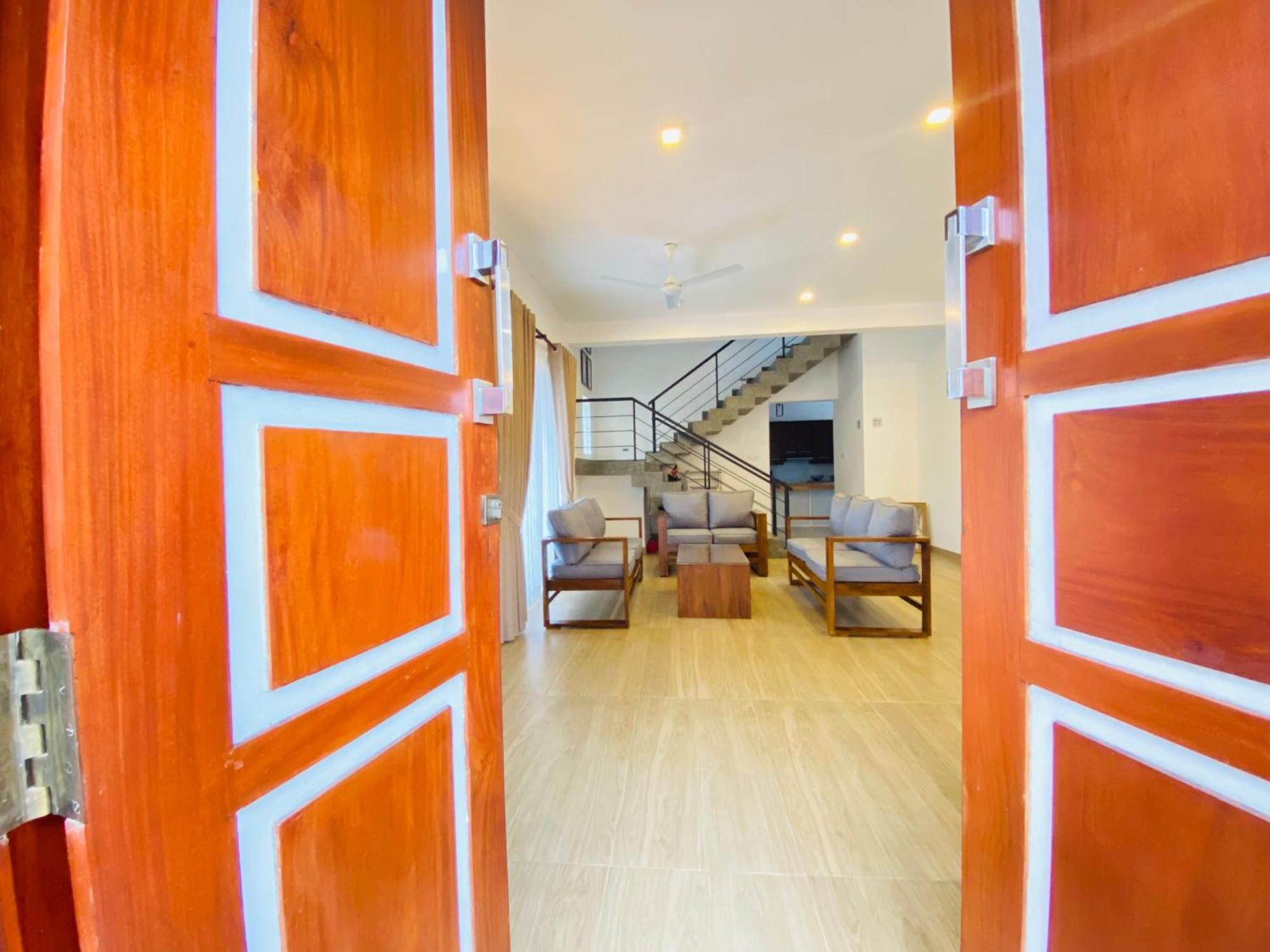 Srimadis Villa Near Airport - Негомбо Екстер'єр фото